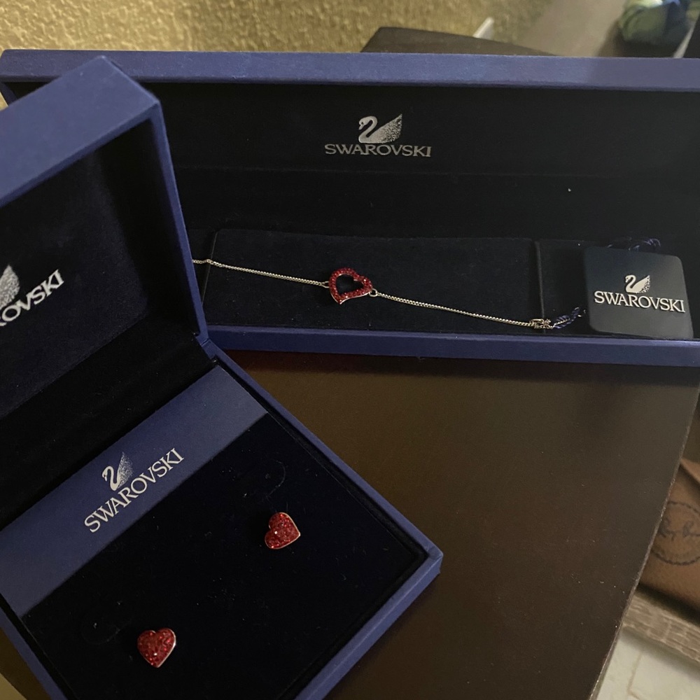 NEW WITH TAGS SWAROVSKI HEART BRACELET & EARRINGS